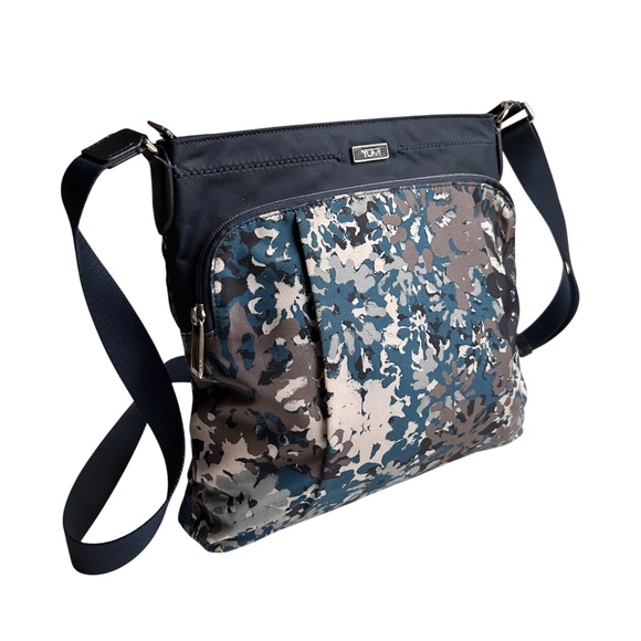 Tumi Handbags - NWOT Tumi Voyager Canton Crossbody Bag